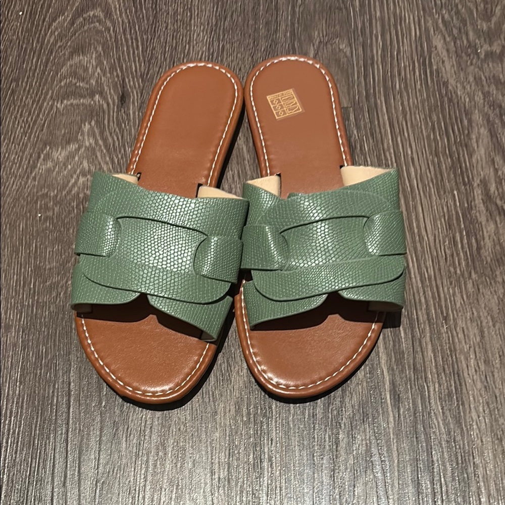 Green Leather Slide Sandals Size 39 NWOT